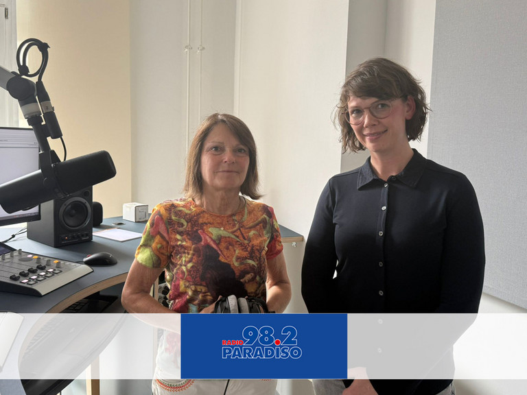 Dr. Dana Lemmer zu Gast bei Julia Nogli in "Natürlich gesund" (v.r.n.l.) Dr. Dana Lemmer zu Gast bei Julia Nogli in "Natürlich gesund" (v.r.n.l.)